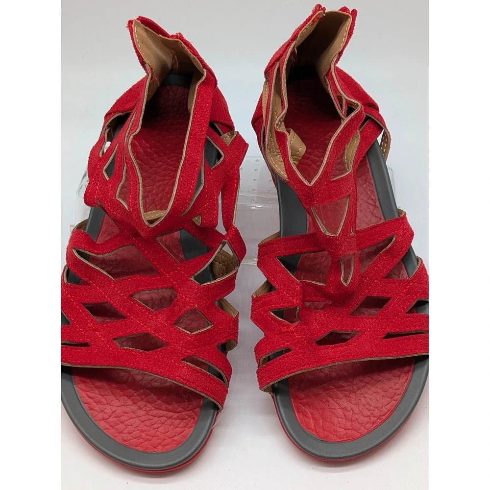 Women's Red Gladiator Sandals Zip Back Faux Suede Size 8 EUC NWOT Unbranded